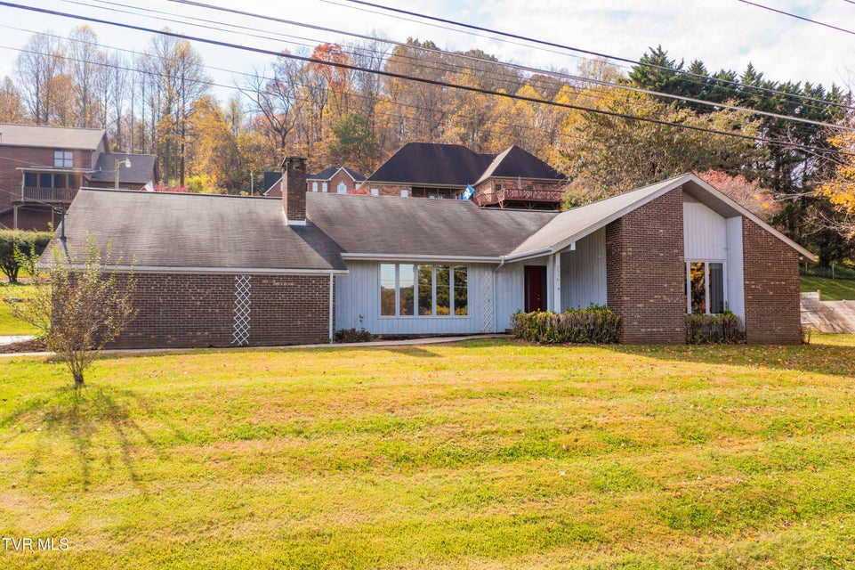 Photo #4: 3514 Lakeshore Drive