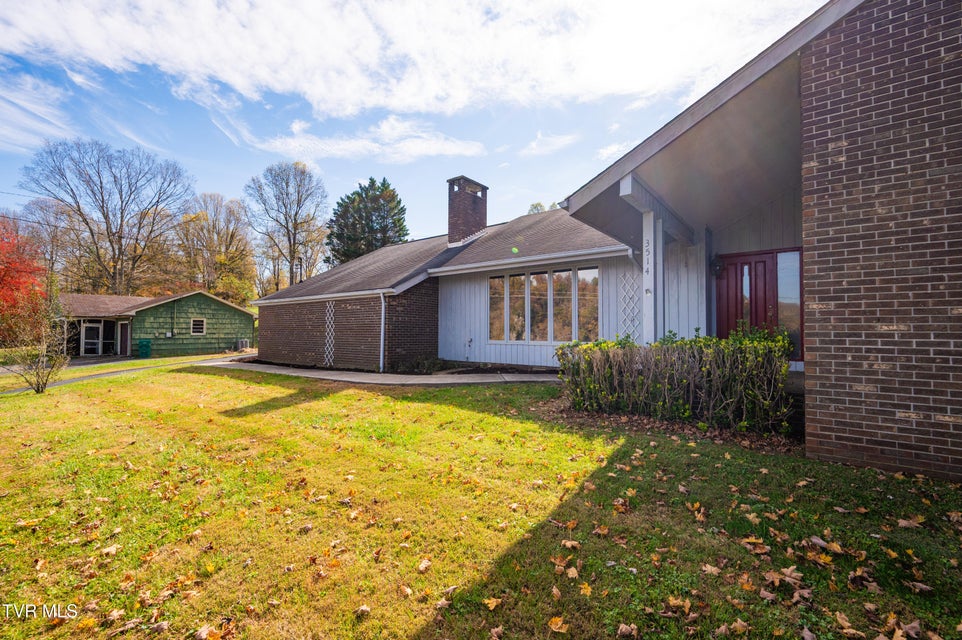 Photo #5: 3514 Lakeshore Drive