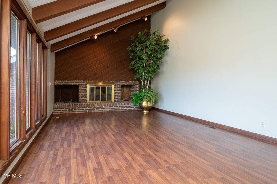 Photo #10: 3514 Lakeshore Drive