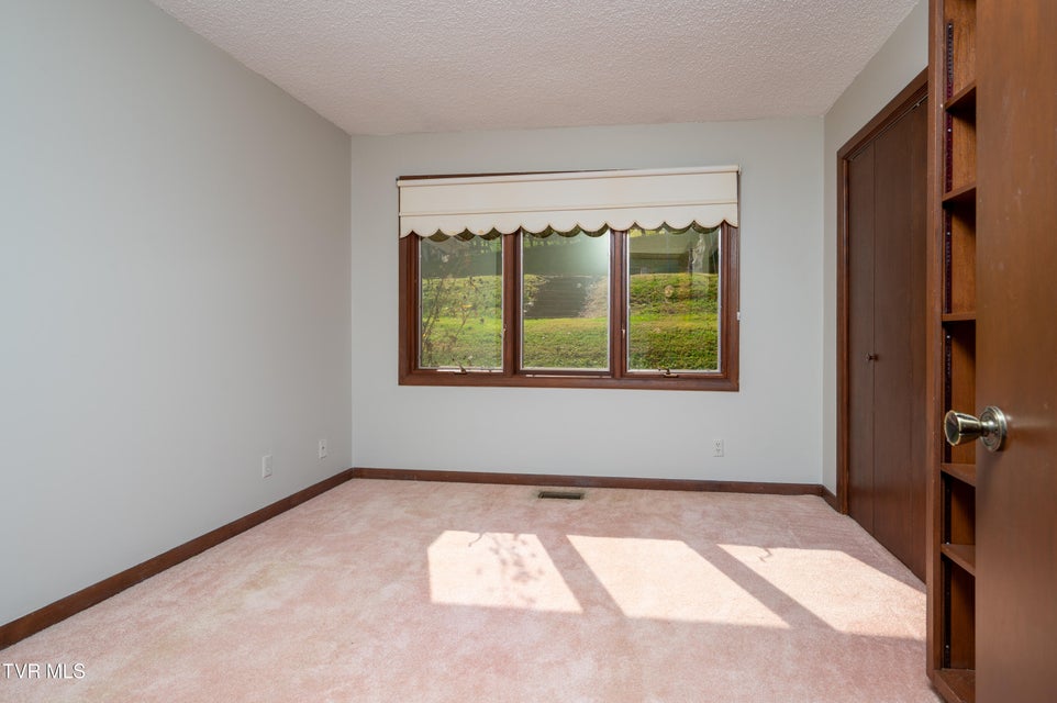 Photo #13: 3514 Lakeshore Drive