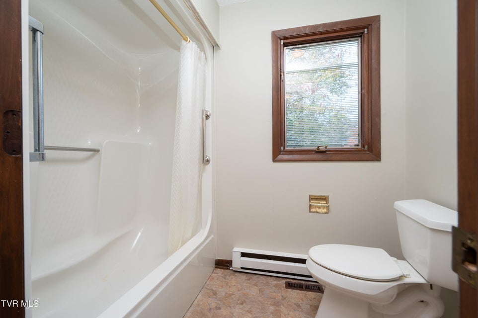 Photo #18: 3514 Lakeshore Drive