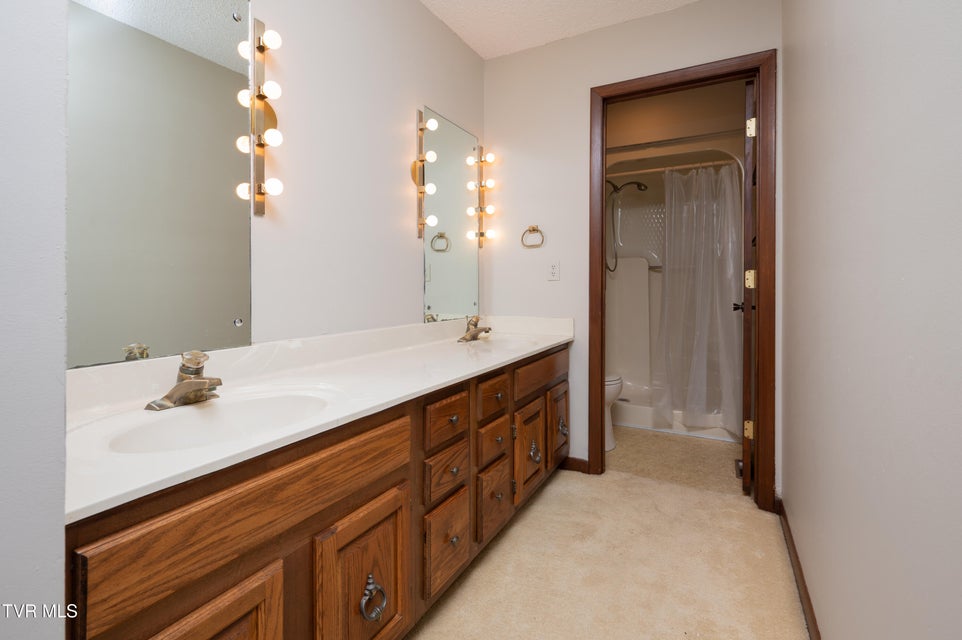 Photo #19: 3514 Lakeshore Drive