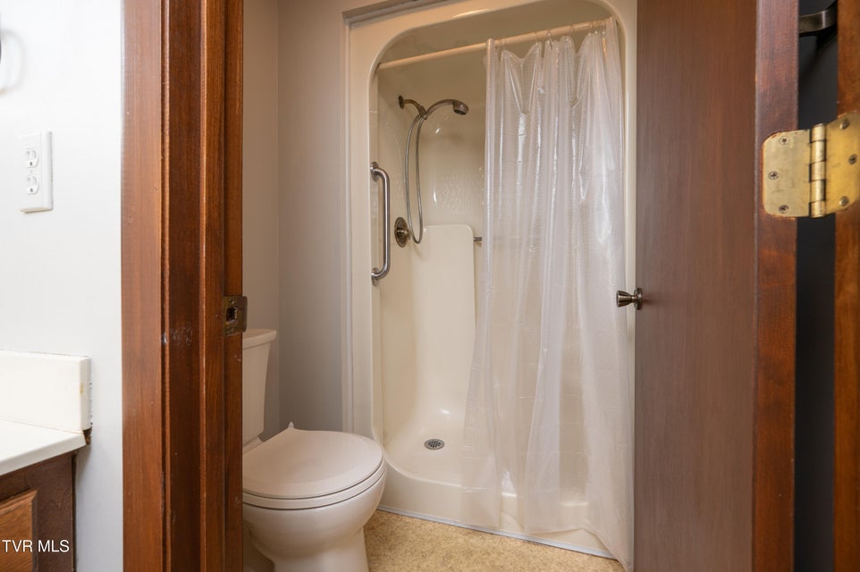 Photo #20: 3514 Lakeshore Drive