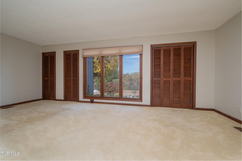 Photo #23: 3514 Lakeshore Drive