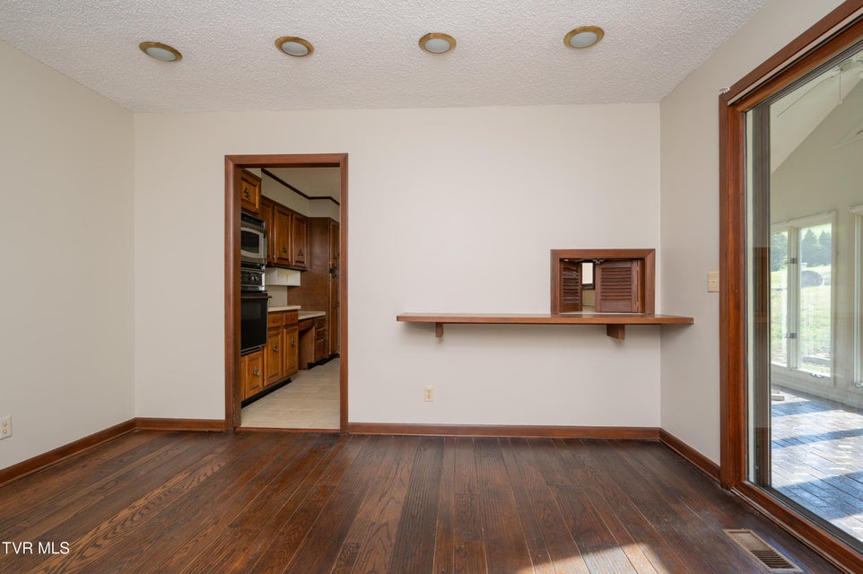 Photo #29: 3514 Lakeshore Drive