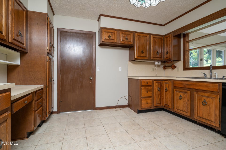 Photo #31: 3514 Lakeshore Drive