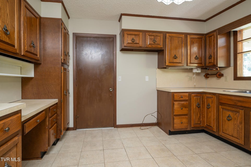 Photo #32: 3514 Lakeshore Drive