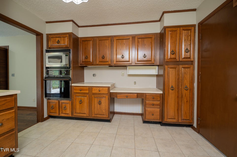 Photo #34: 3514 Lakeshore Drive