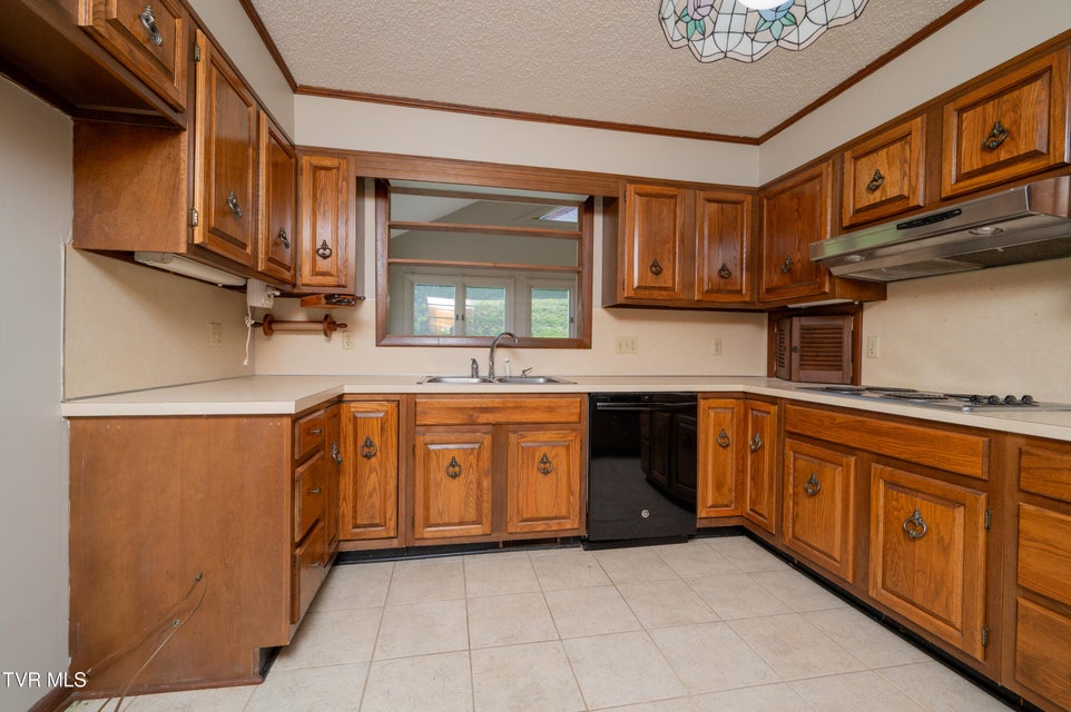 Photo #35: 3514 Lakeshore Drive