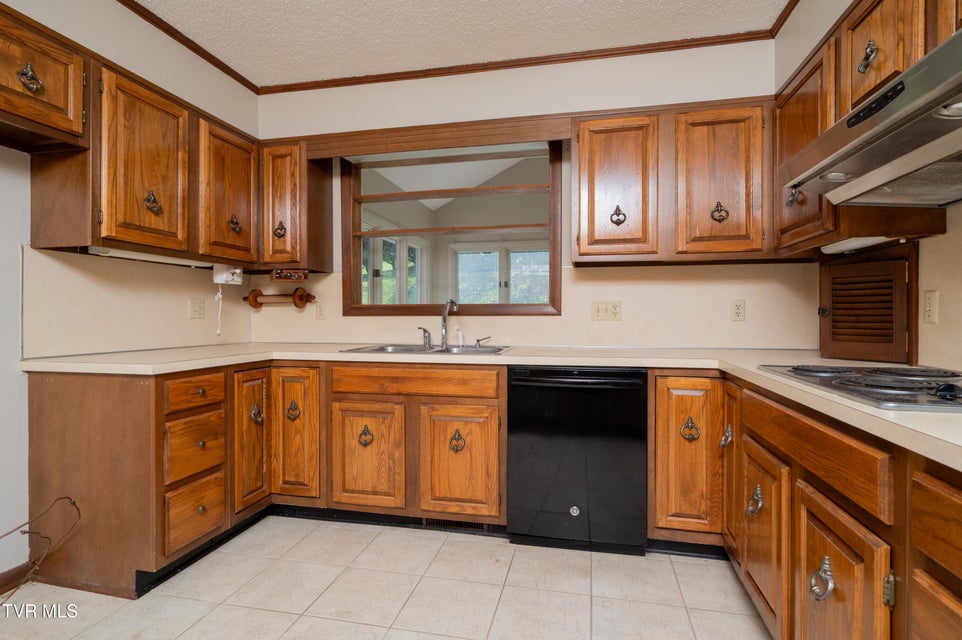 Photo #36: 3514 Lakeshore Drive