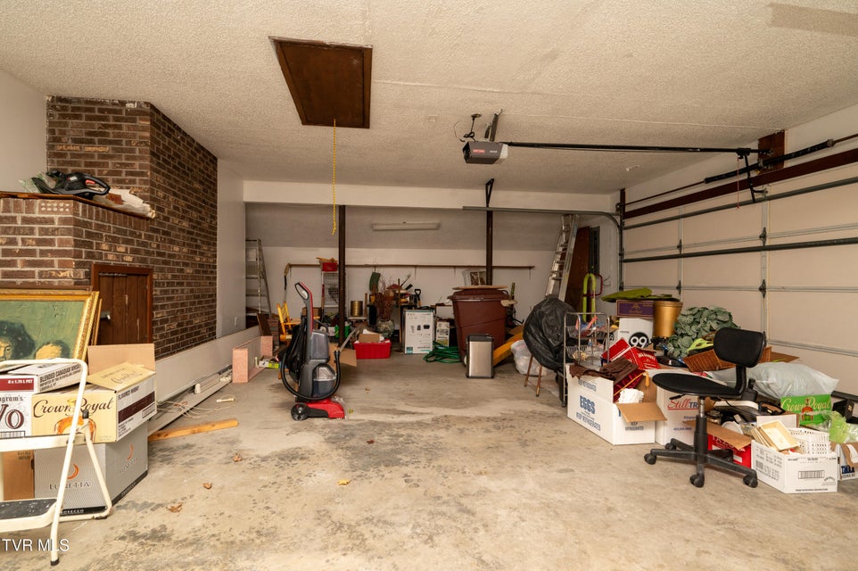 Photo #39: 3514 Lakeshore Drive