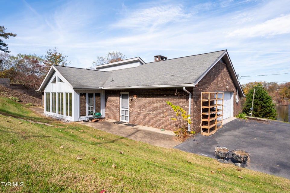 Photo #43: 3514 Lakeshore Drive