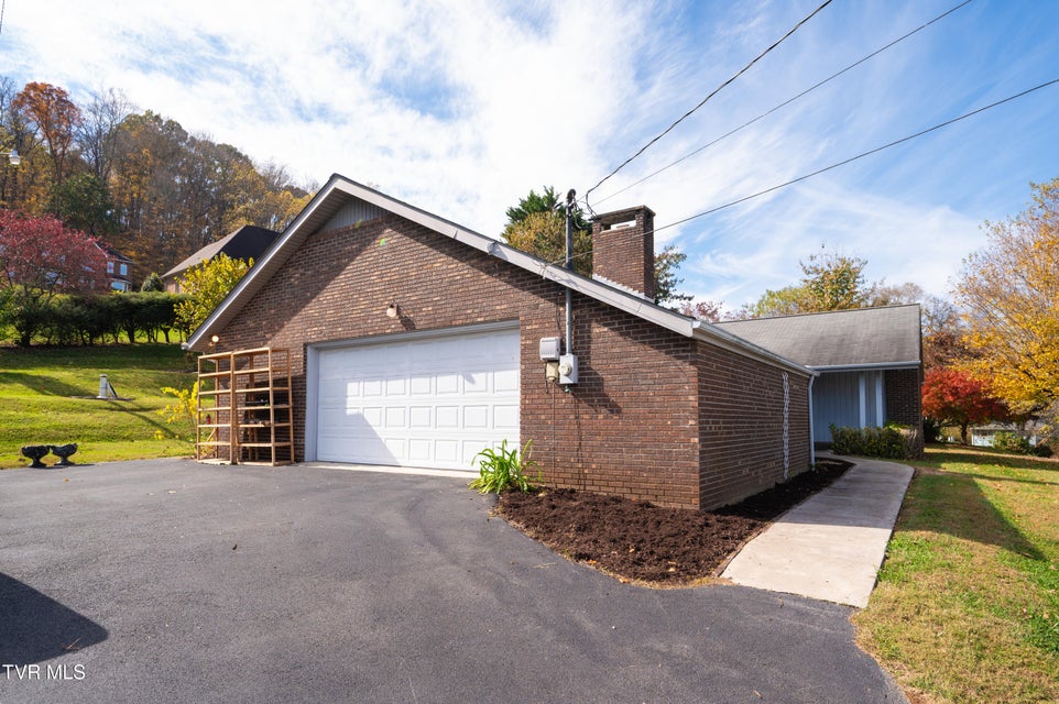 Photo #53: 3514 Lakeshore Drive