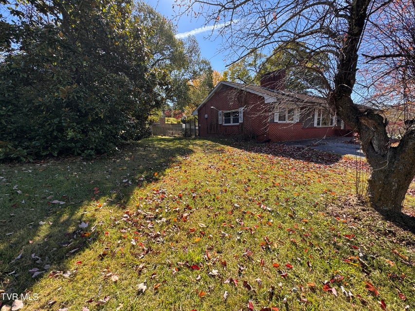 Photo #6: 505 Woodhaven Drive