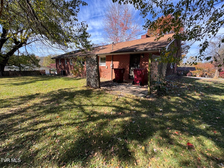 Photo #11: 505 Woodhaven Drive