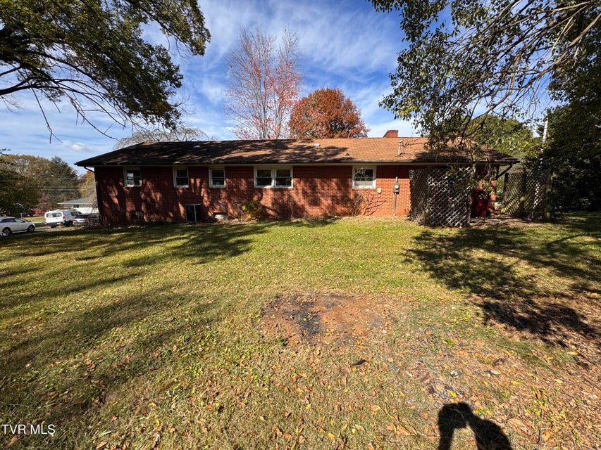 Photo #13: 505 Woodhaven Drive