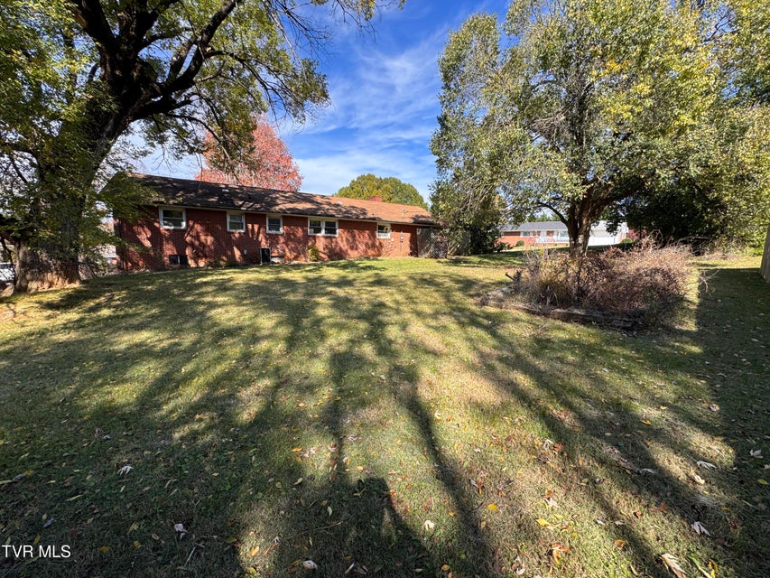 Photo #15: 505 Woodhaven Drive