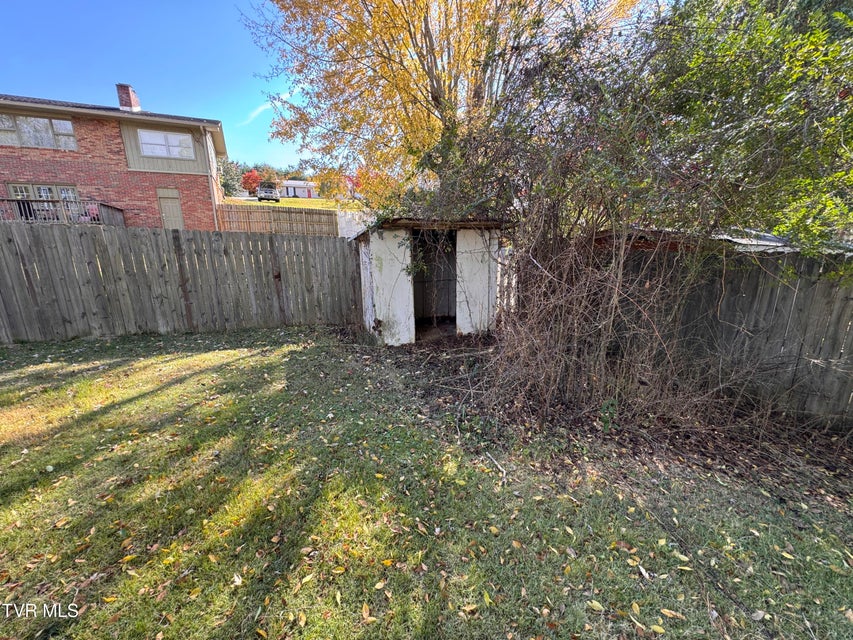 Photo #16: 505 Woodhaven Drive