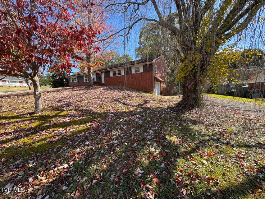 Photo #21: 505 Woodhaven Drive