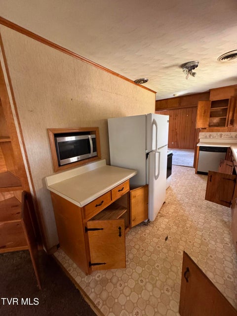 Photo #29: 505 Woodhaven Drive