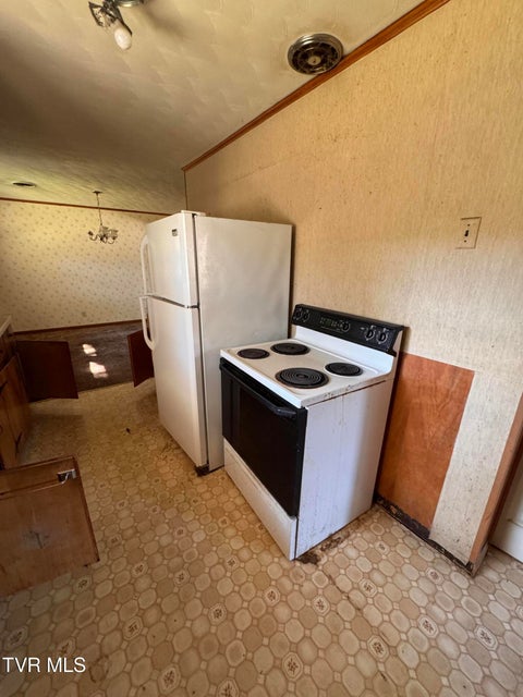 Photo #31: 505 Woodhaven Drive