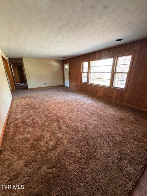 Photo #35: 505 Woodhaven Drive