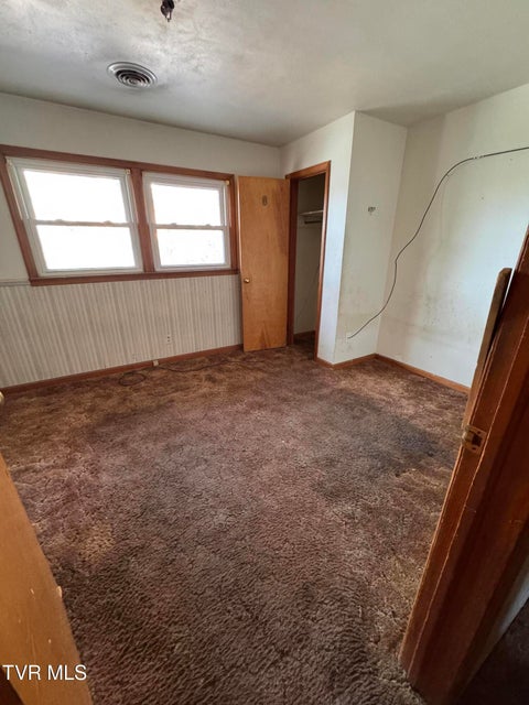 Photo #37: 505 Woodhaven Drive