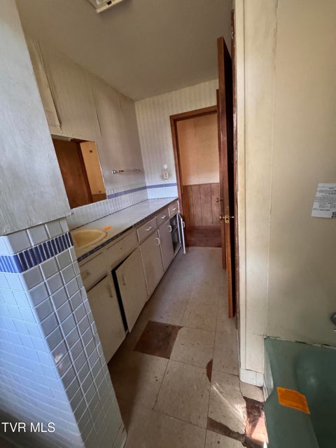 Photo #46: 505 Woodhaven Drive