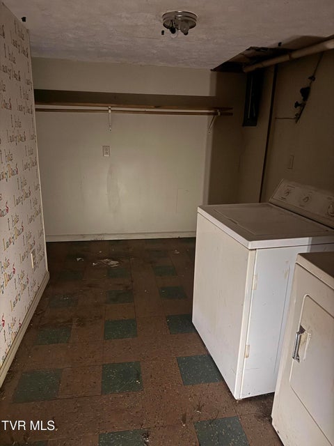 Photo #49: 505 Woodhaven Drive