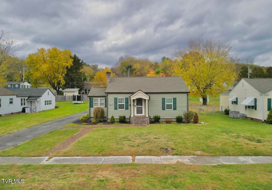 Photo #9: 904 Walker Street