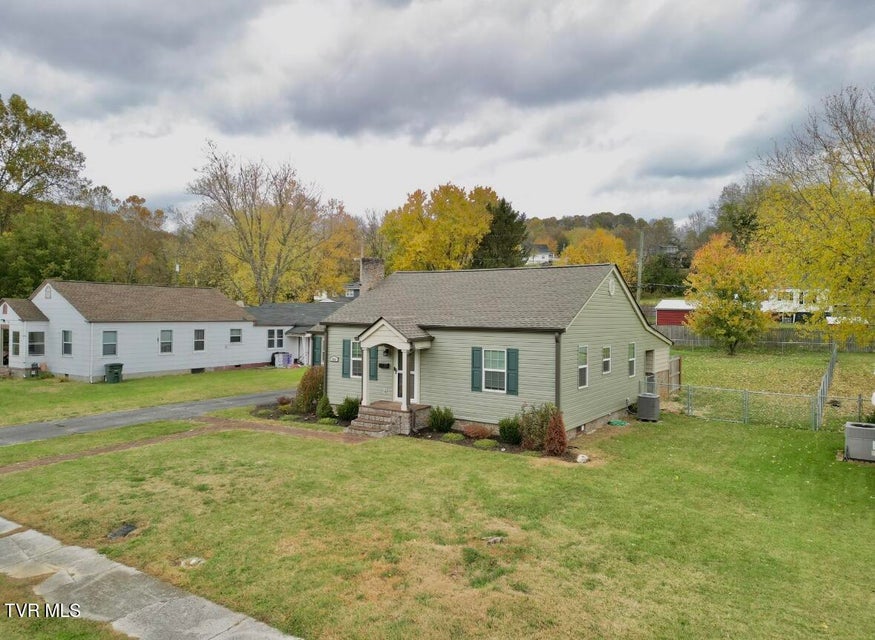 Photo #8: 904 Walker Street