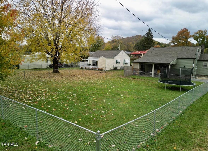 Photo #13: 904 Walker Street