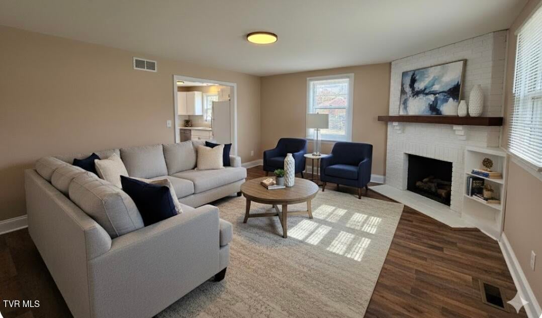 Photo #16: 904 Walker Street