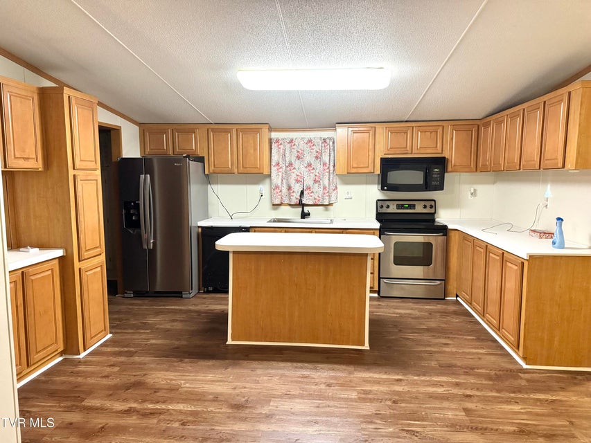 Photo #5: 1216 2nd Ave 