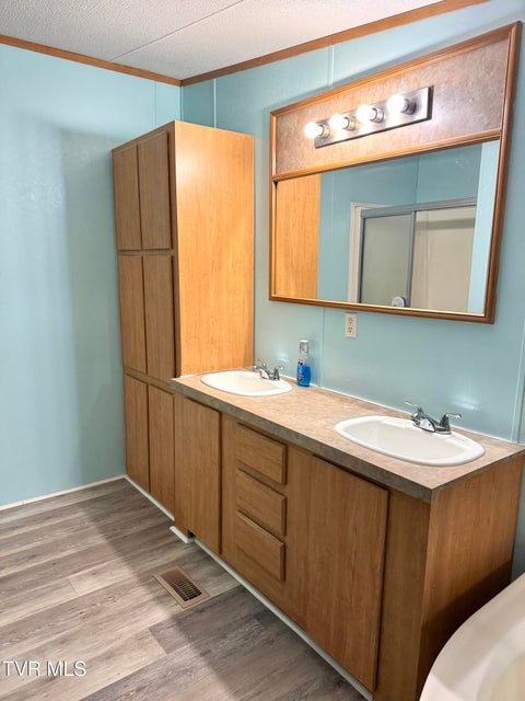 Photo #10: 1216 2nd Ave 