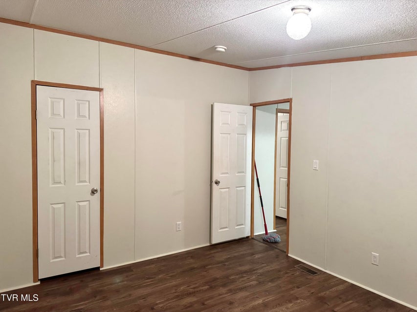 Photo #16: 1216 2nd Ave 