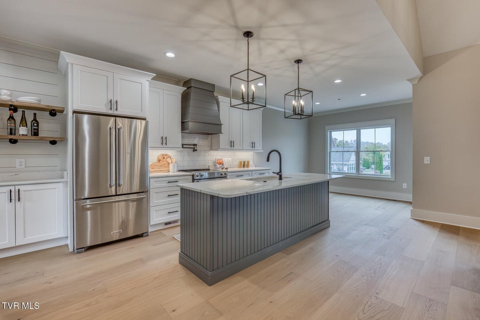 Photo #11: 417 Oliver Approach 