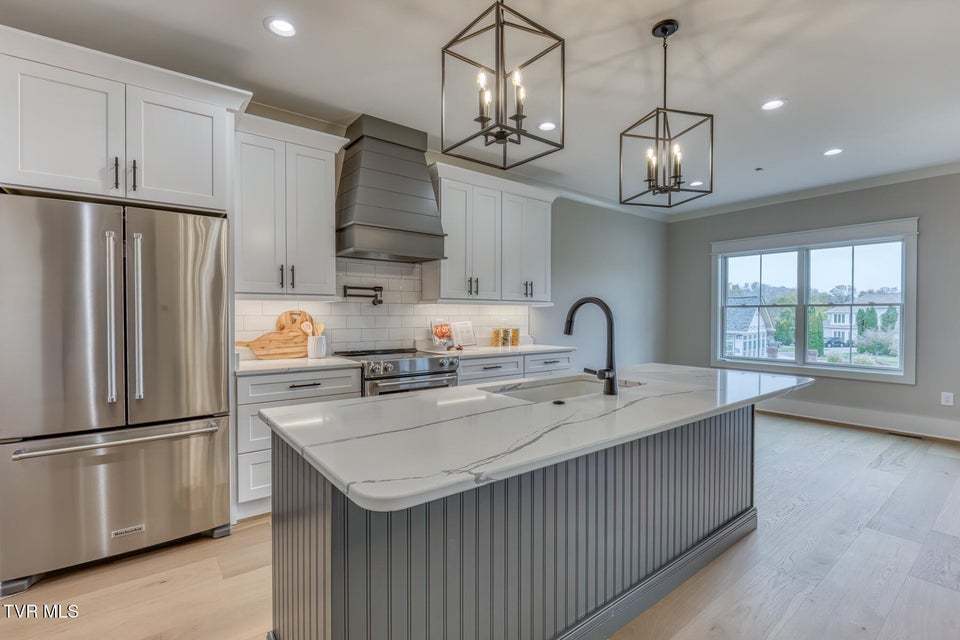 Photo #12: 417 Oliver Approach 