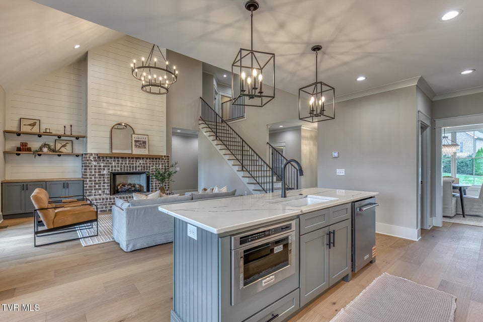 Photo #17: 417 Oliver Approach 