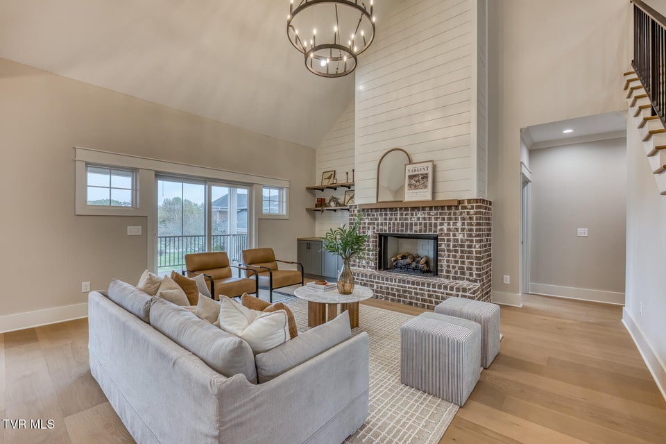 Photo #22: 417 Oliver Approach 