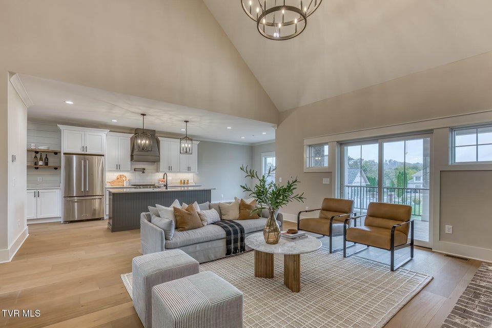 Photo #23: 417 Oliver Approach 