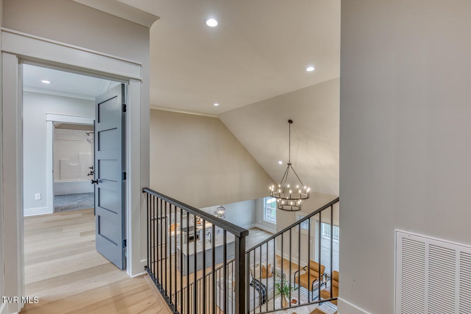 Photo #38: 417 Oliver Approach 