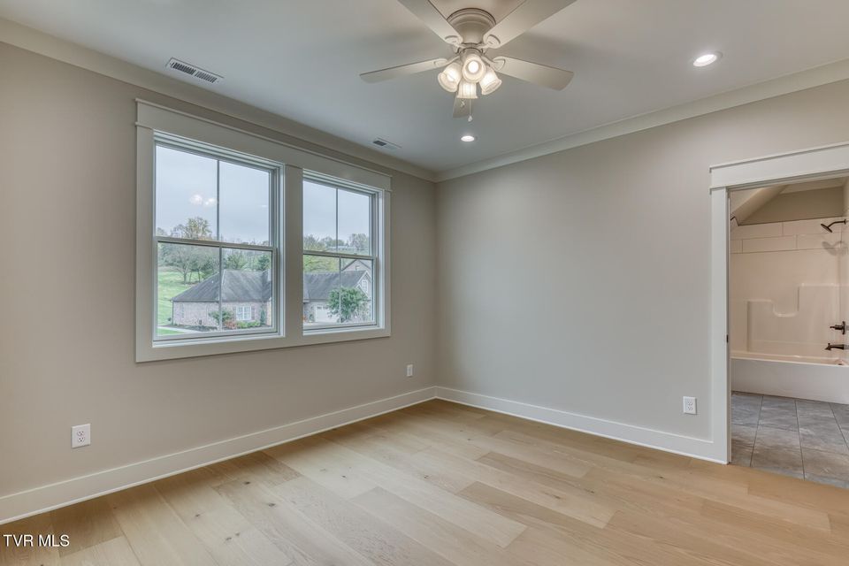 Photo #40: 417 Oliver Approach 