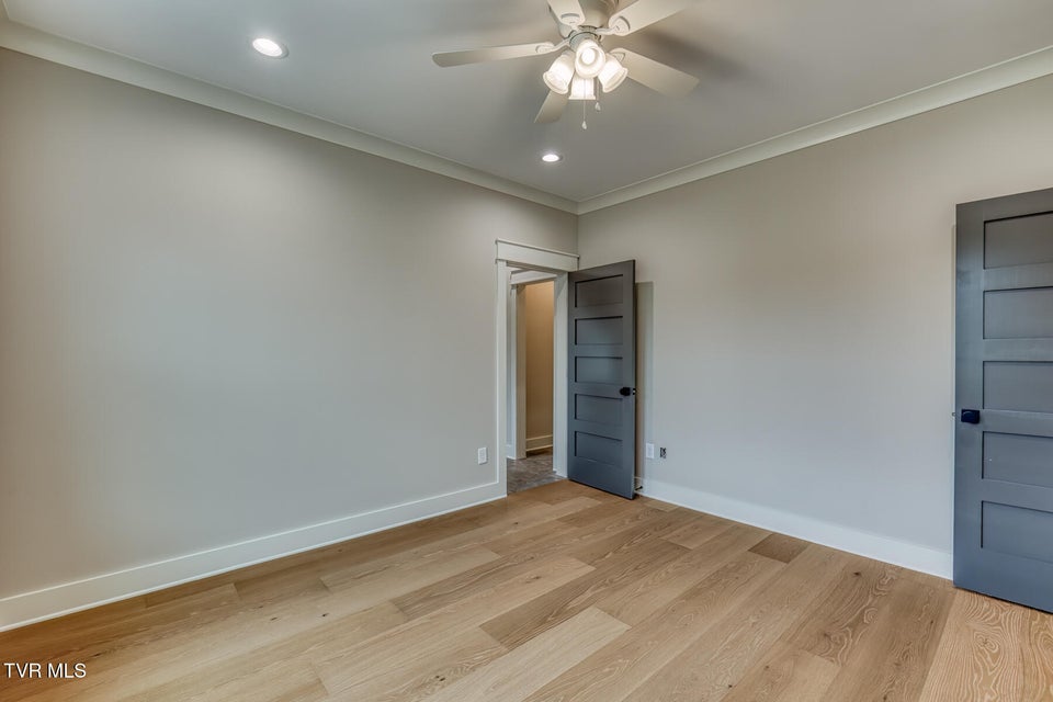 Photo #41: 417 Oliver Approach 