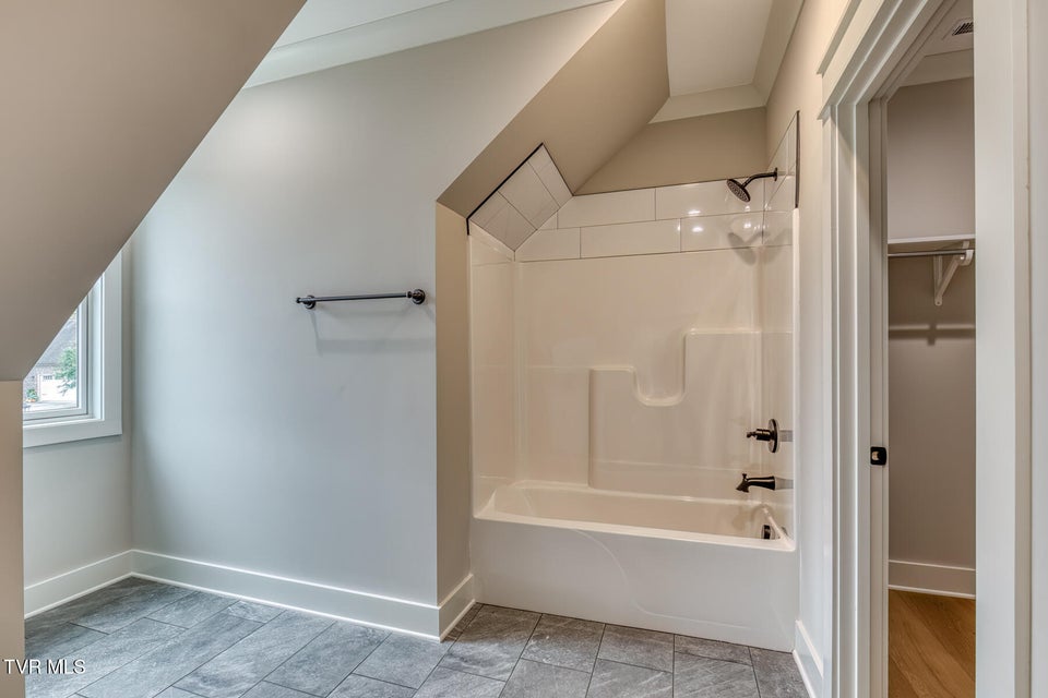 Photo #42: 417 Oliver Approach 