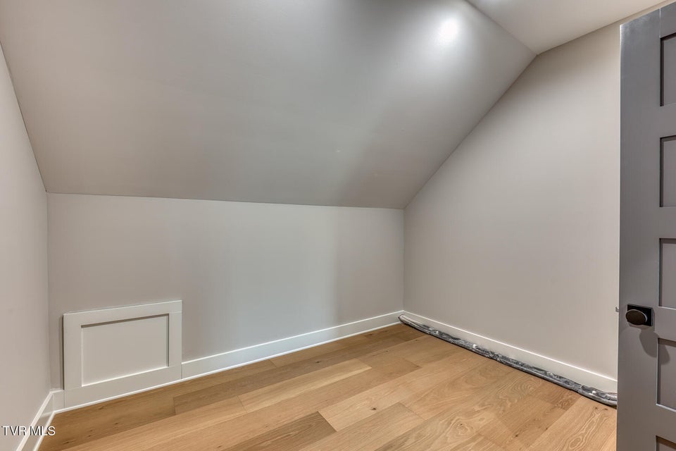 Photo #46: 417 Oliver Approach 