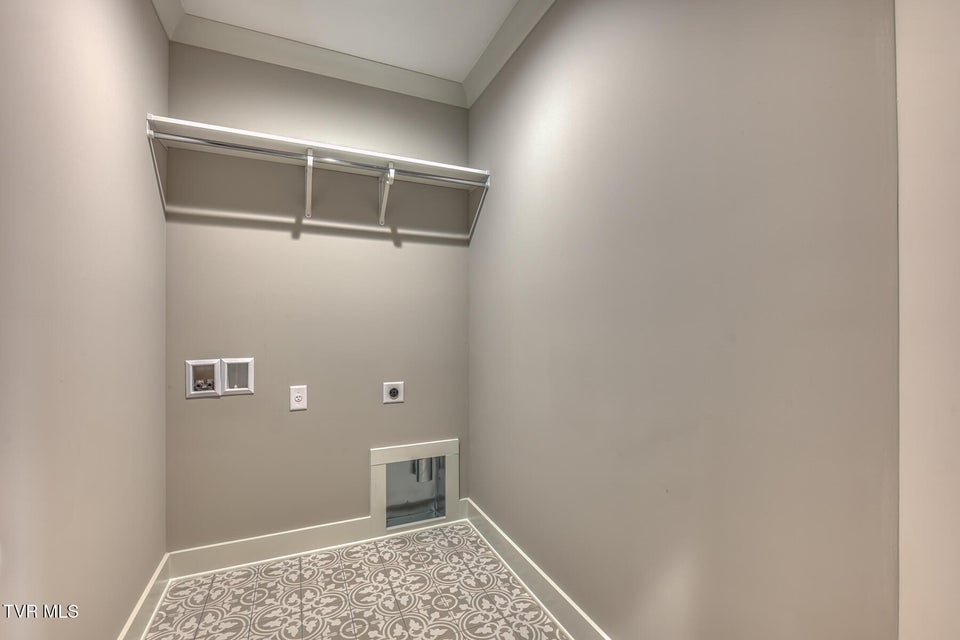 Photo #50: 417 Oliver Approach 