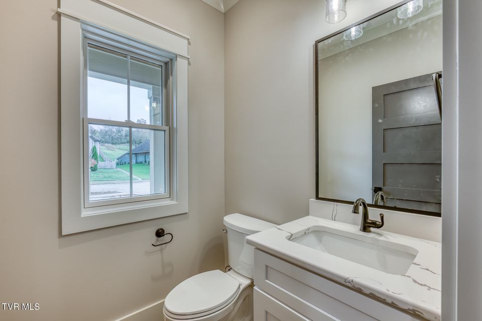 Photo #57: 417 Oliver Approach 