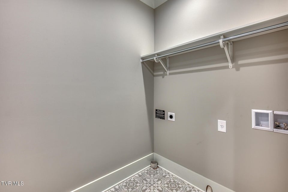 Photo #59: 417 Oliver Approach 