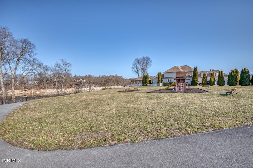 Photo #90: 417 Oliver Approach 